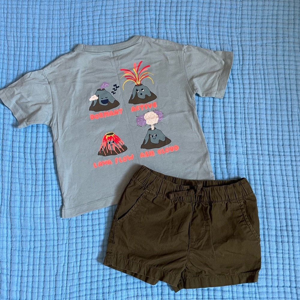 Mini Boden Toddler Kids Volcano Gray-Blue Tshirt & Olive shorts